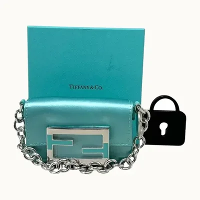 Bolsa Fendi Baguette Nano