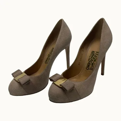 Salvatore Ferragamo Vara Bow Pumps Nude