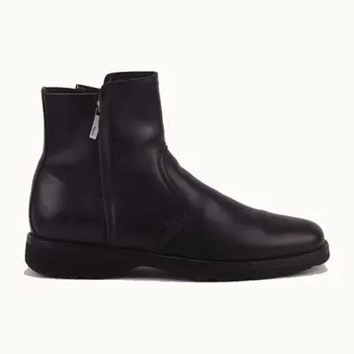 Salvatore Ferragamo Chelsea Boots Black, Size 42