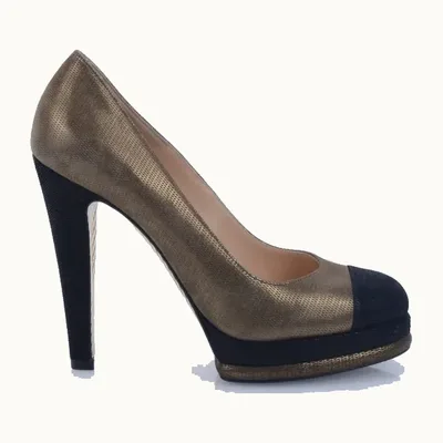 Zapatos Chanel CC Cap Toe Metallic Dorados, Talla 38.5