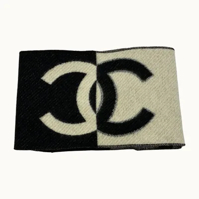 Bufanda Chanel, Excelente