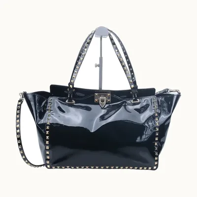 Bolsa Valentino Rockstud Trapeze Medium Negra
