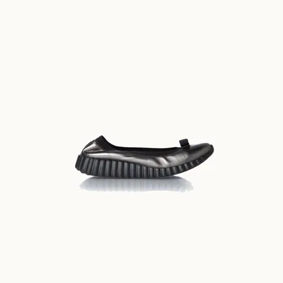 Salvatore Ferragamo, Talla 8 USA